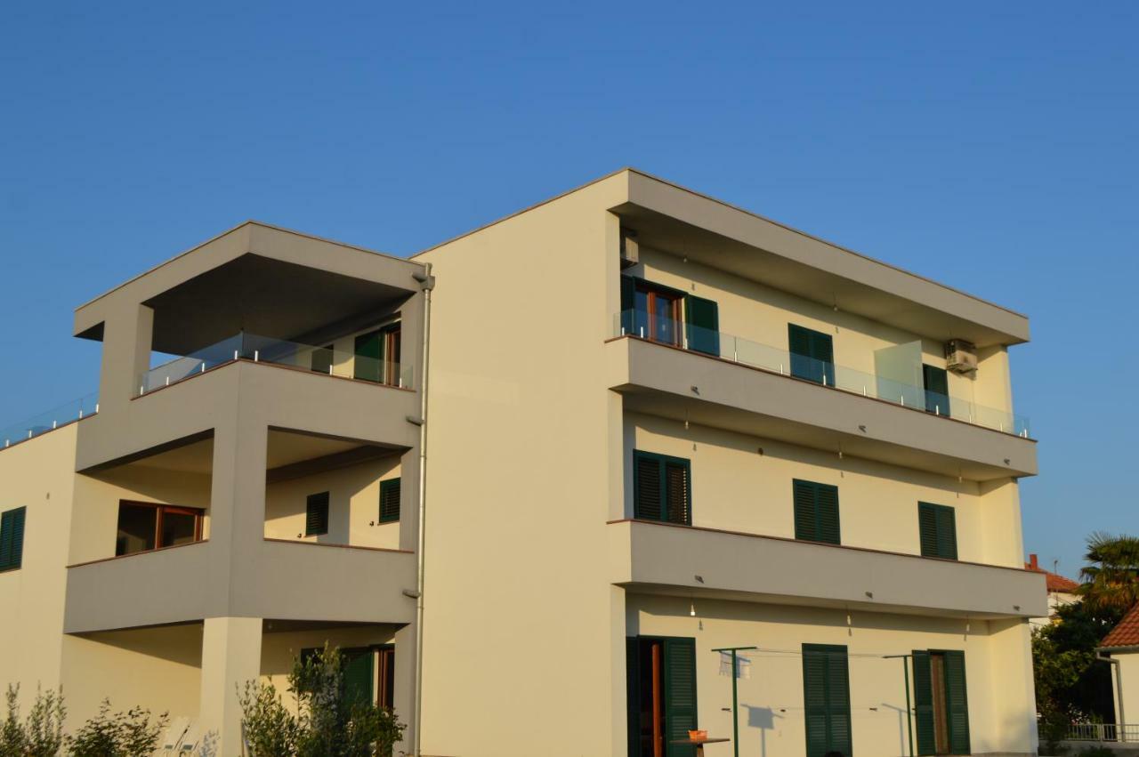 Apartmani Mila Sukošan Buitenkant foto